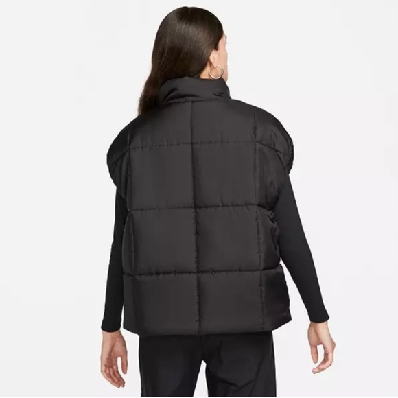 NWT. NIKE Sportswear Women's Classic Puffer Therma-FIT Loose Vest - Picture 2 of 6